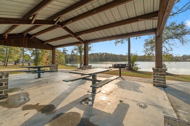 Building Photo - 16031 Tallis Dr