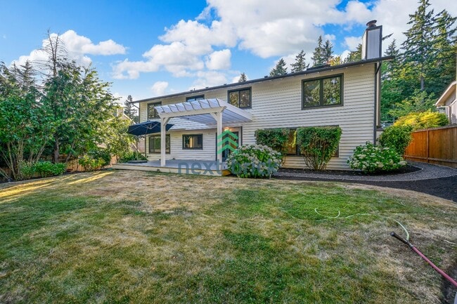 Building Photo - Stunning 5-Bedroom Home in Bellevue’s Top School District!