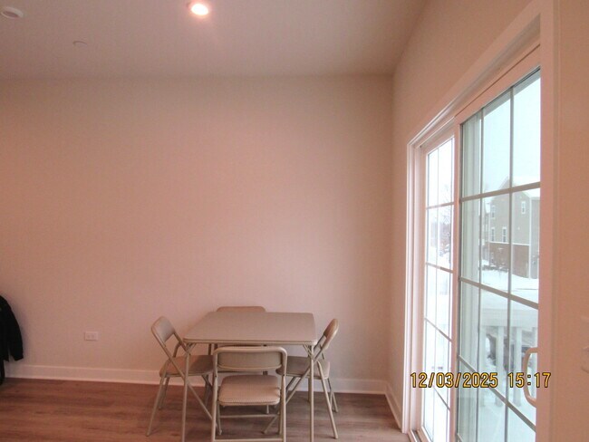 Building Photo - 155 Canterbury Way