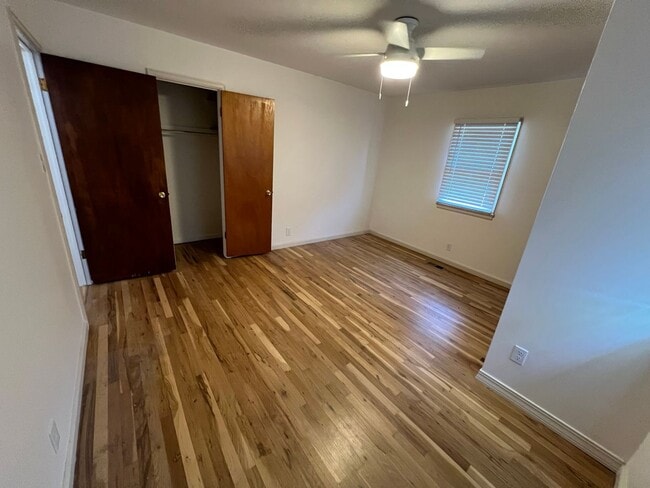 Building Photo - 2 Bedroom Home in Lincoln Park
