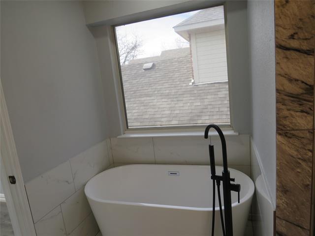 Building Photo - 8721 Greenwood Trail