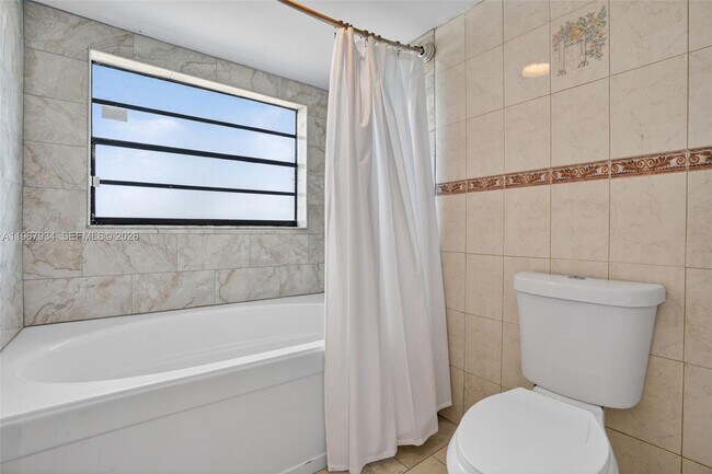 Building Photo - 347 Ives Dairy Rd