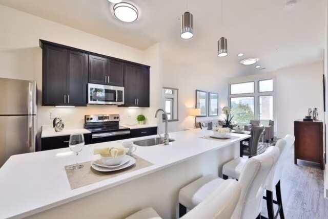 Primary Photo - Midtown Vibes, Modern Comfort