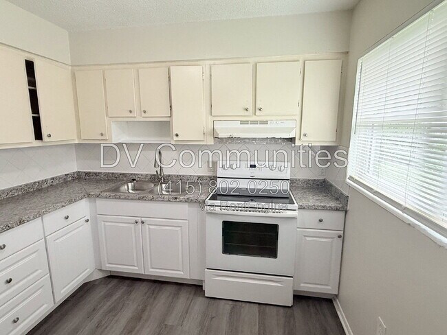 Building Photo - 2409 13th St W
