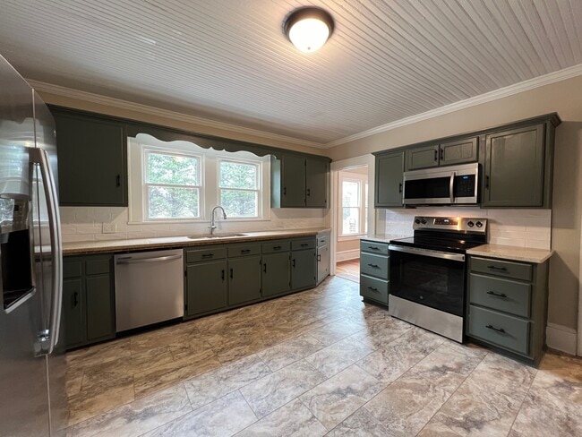 Building Photo - 400 Bradstone Dr