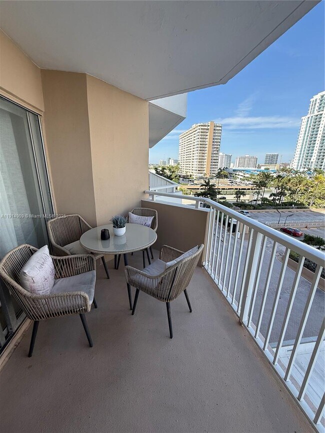 Building Photo - 1980 S Ocean Dr