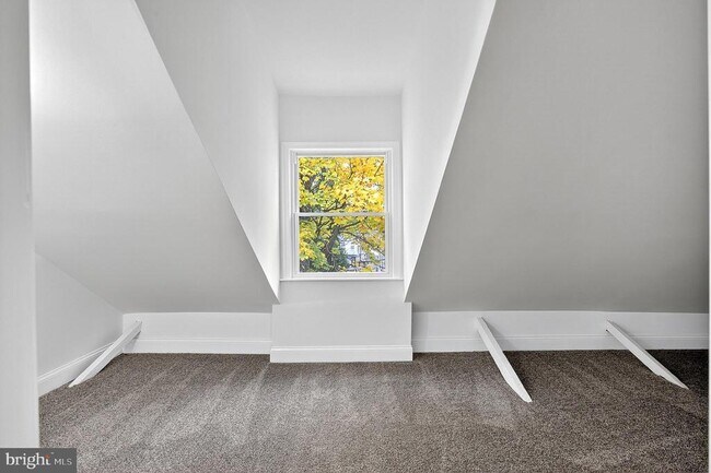 Building Photo - 2417 Washington St