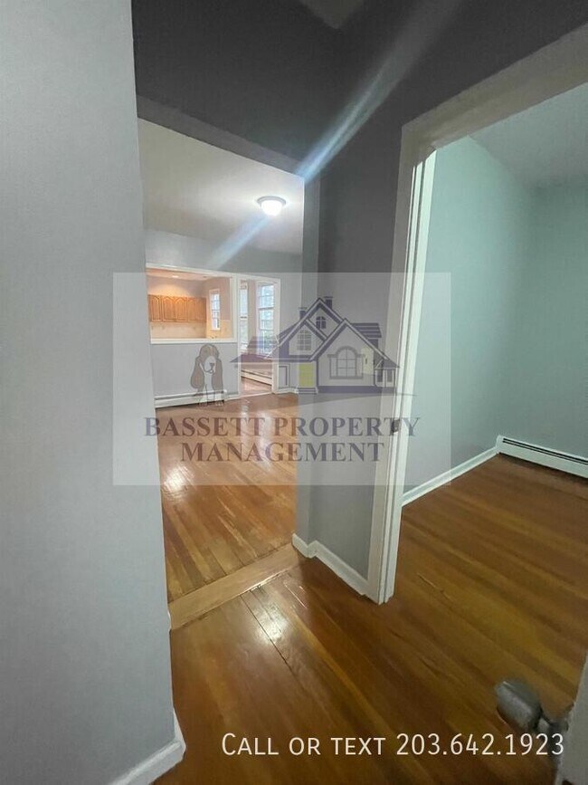 Building Photo - 25 Cumley St