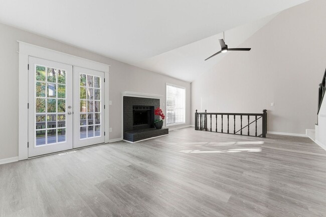 Building Photo - FULLY RENOVAYED TOWNHOME @ KENNESAW, REMARKABLE VALUE!!