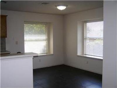Building Photo - 15534 Sarah's Creek Dr