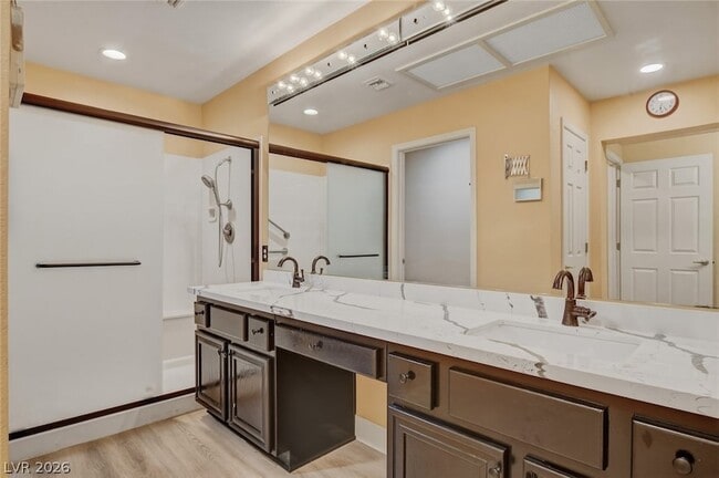 Building Photo - 2628 Highvale Dr