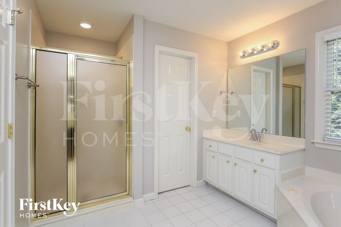 Building Photo - 4124 Lake Oconee Dr NE