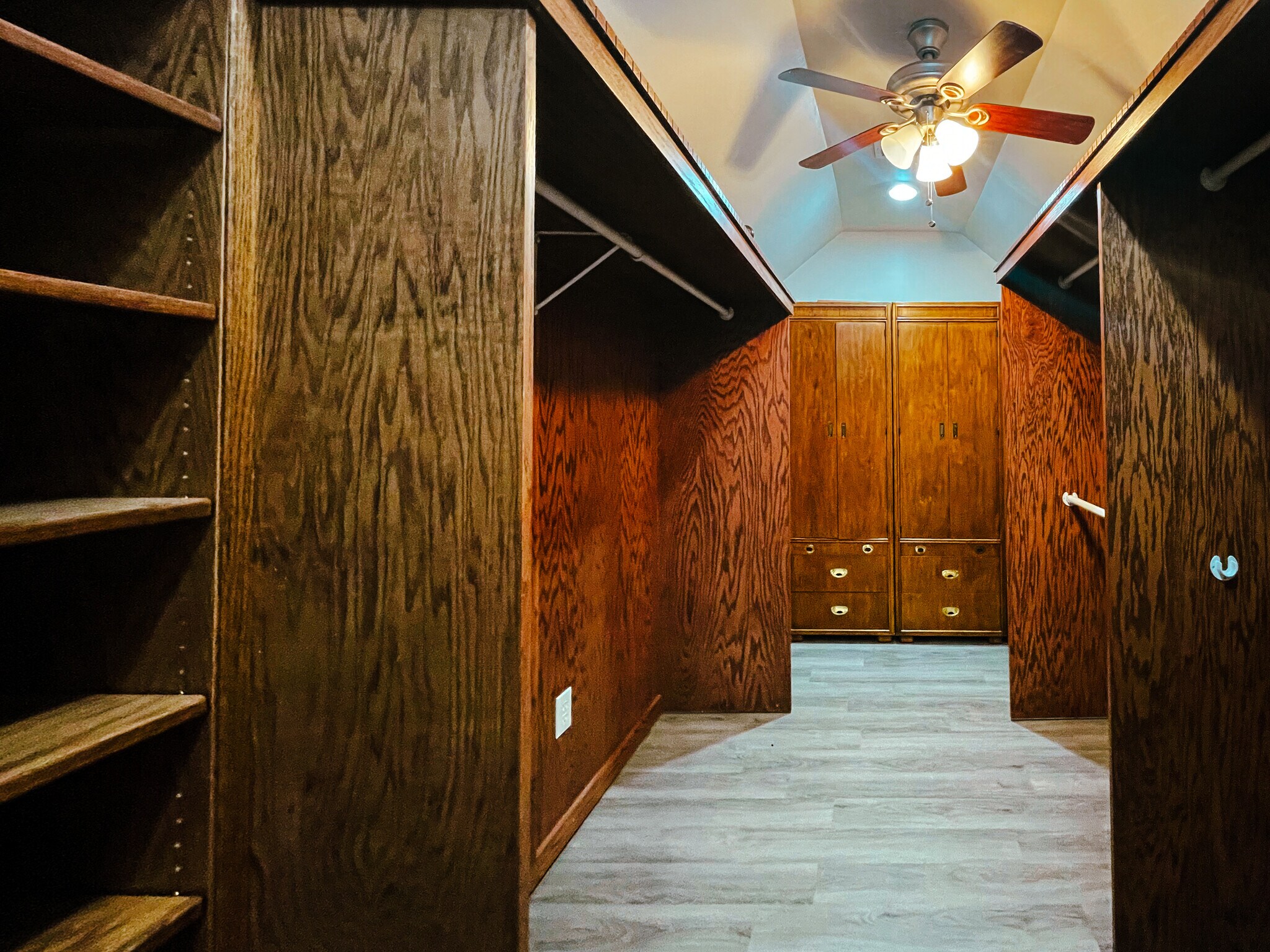 Master Walk-in Closet - 330 Fountainmist Trail
