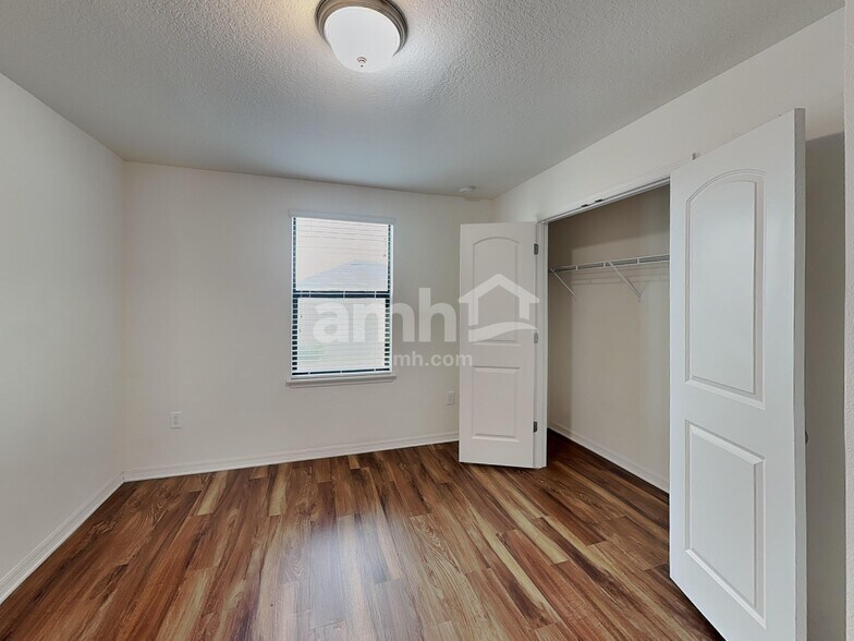 Building Photo - 11621 Winterset Cove Drive