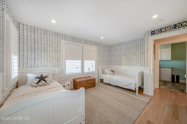 Building Photo - 3 Elizabeth Pl