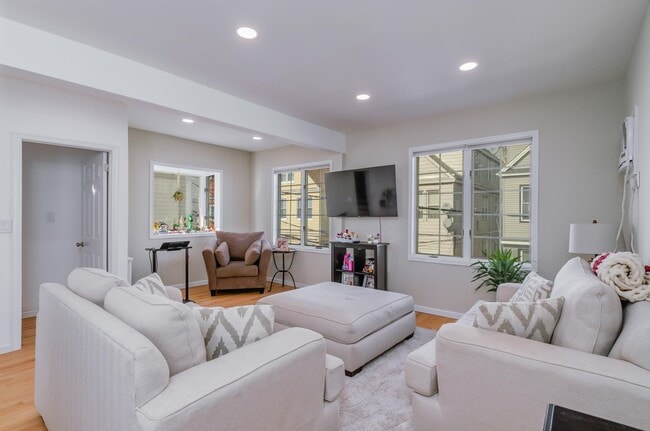 Building Photo - 12 Obrien Ct