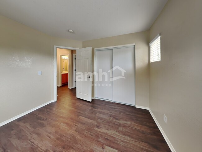 Building Photo - 1373 S Quintero Way