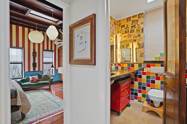 Building Photo - 389 12th St