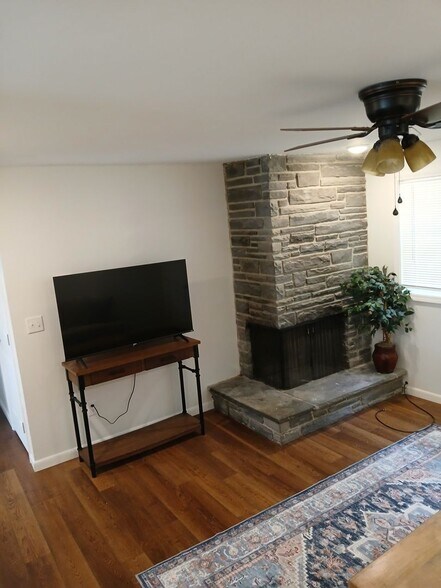 Building Photo - 6365 Wager Dr