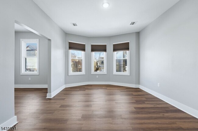 Building Photo - 913 S 18th St