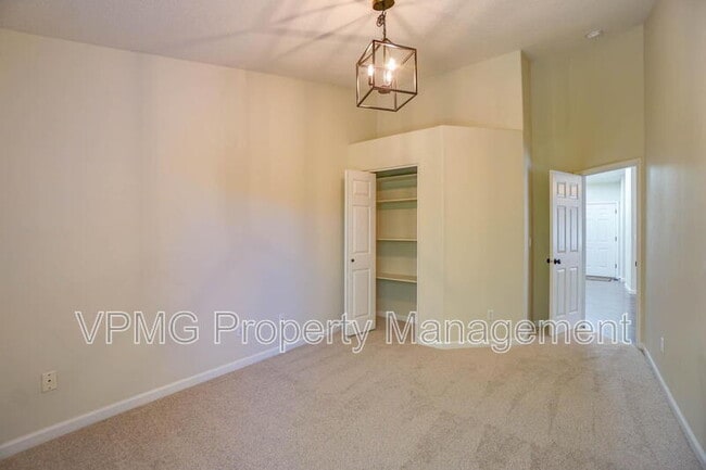 Building Photo - 2115 NW 143rd Cir