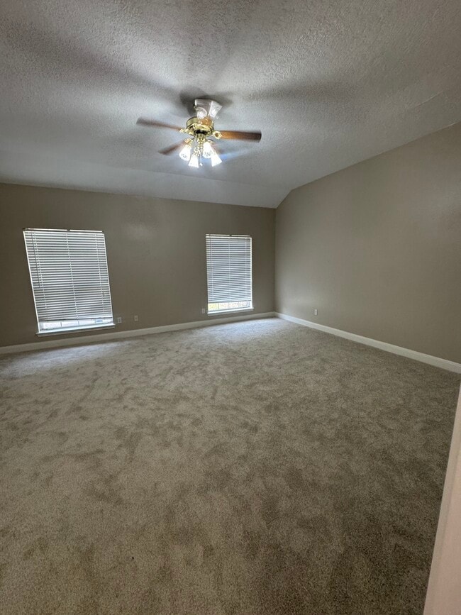 Building Photo - 201 Pebble Springs Ln