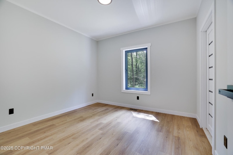 Building Photo - 1540 Lake Ln