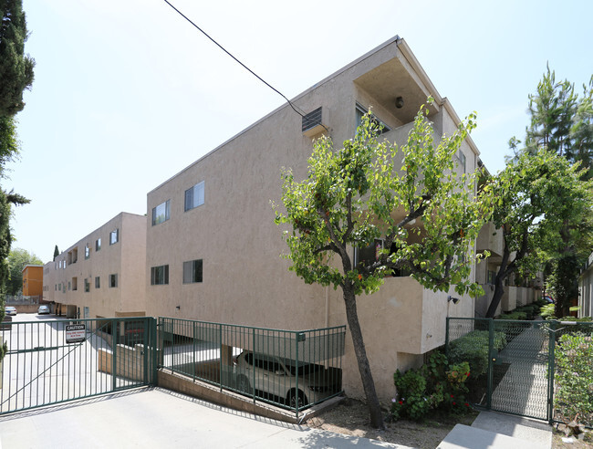 Building Photo - Village Park Green