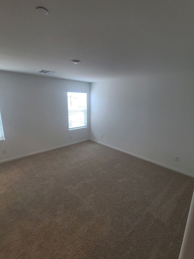 Building Photo - 1092 Saffron Toucan Ln
