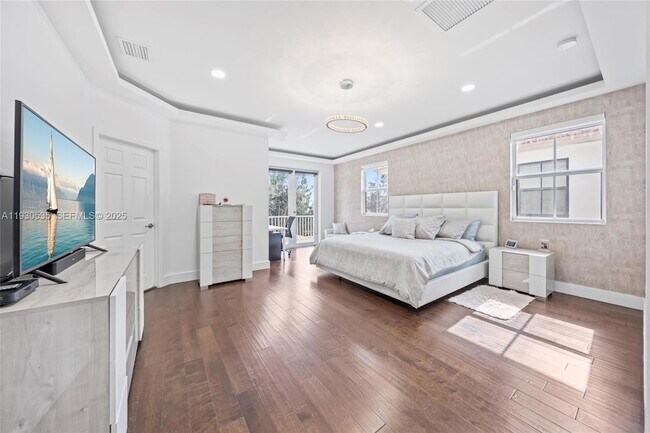 Building Photo - 6933 NW 104th Ct