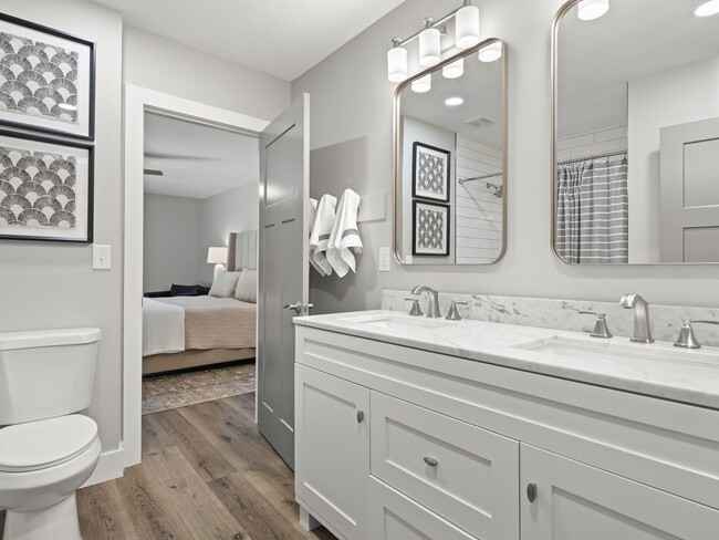 Building Photo - 28 Turnberry Dr