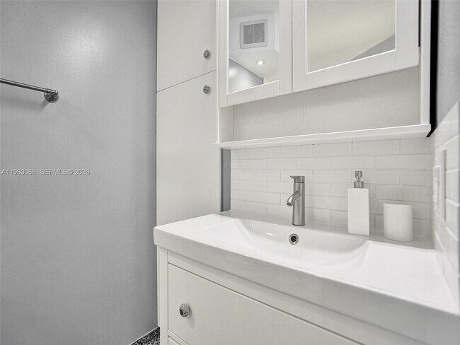 Building Photo - 2001 Atlantic Shores Blvd