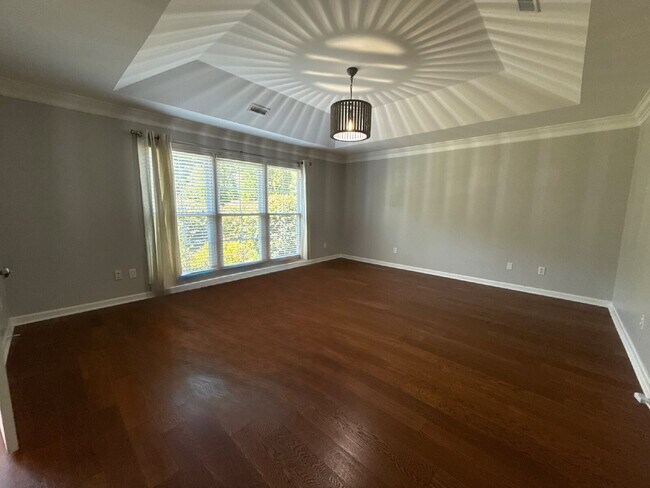 Building Photo - "Charming 4-Bed Oasis with Granite Finishe...