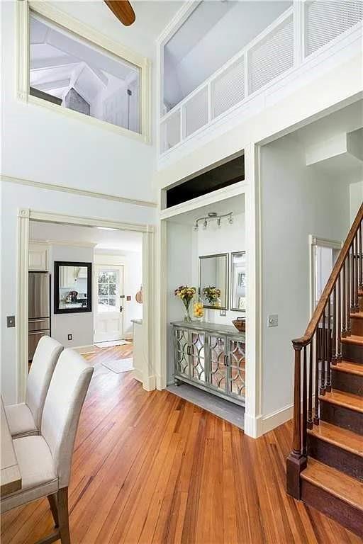 Building Photo - 75 Green End Ave