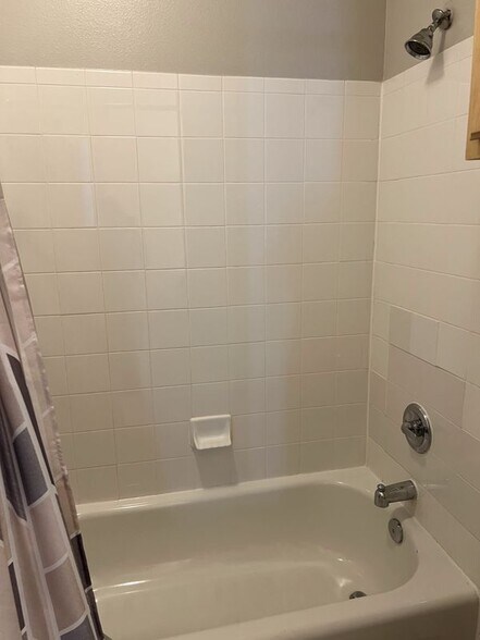 Building Photo - 1530 Spring Gate Dr.