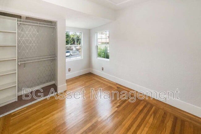 Building Photo - 5524 Shattuck Ave.