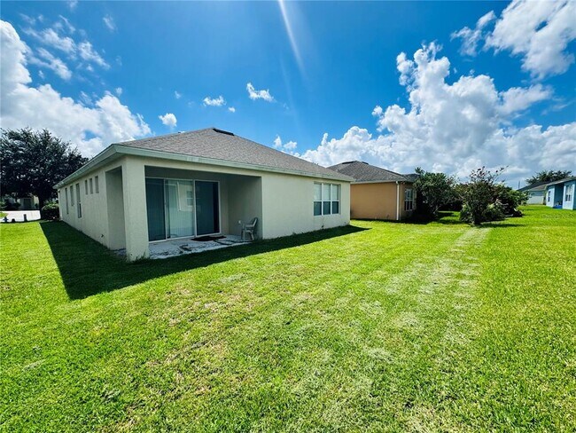 Building Photo - 2327 Meadow Oak Cir