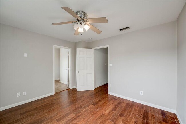 Building Photo - 2101 Polaris Ave