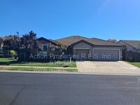 Building Photo - Action Properties R.E.S. Inc. Offering Beautiful Highland Park Single Story 3 Car, 4 Bedroom, Gar...