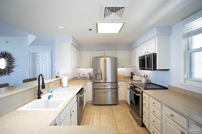 Building Photo - 800 Fort Pickens Rd