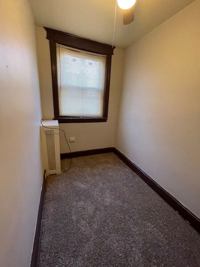 Building Photo - Amazing 3BD/1BA Allegheny Available NOW!