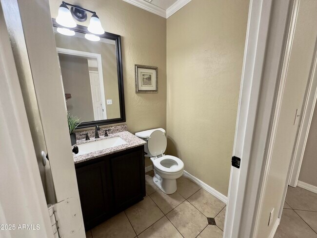 Building Photo - 3435 E Longhorn Dr