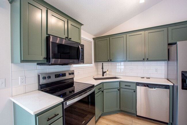 Building Photo - Super Cute 3 Bedroom / 2.5 Bath Home!