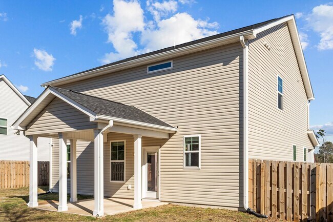 Building Photo - 3 Bedroom Home in Sneads Ferry