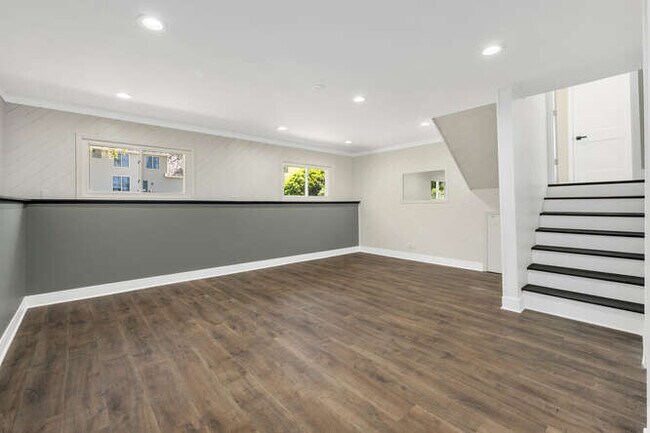 Building Photo - 0N148 Silverleaf Blvd