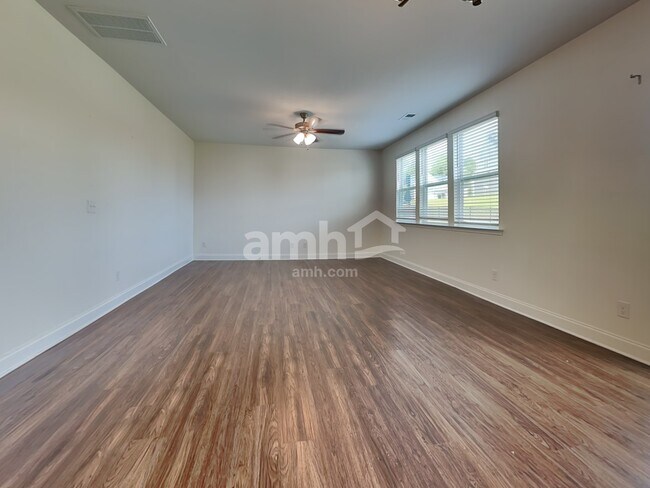 Building Photo - 112 Garrison Grove Court