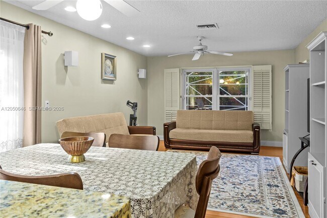 Building Photo - 6885 NW 75th Pl