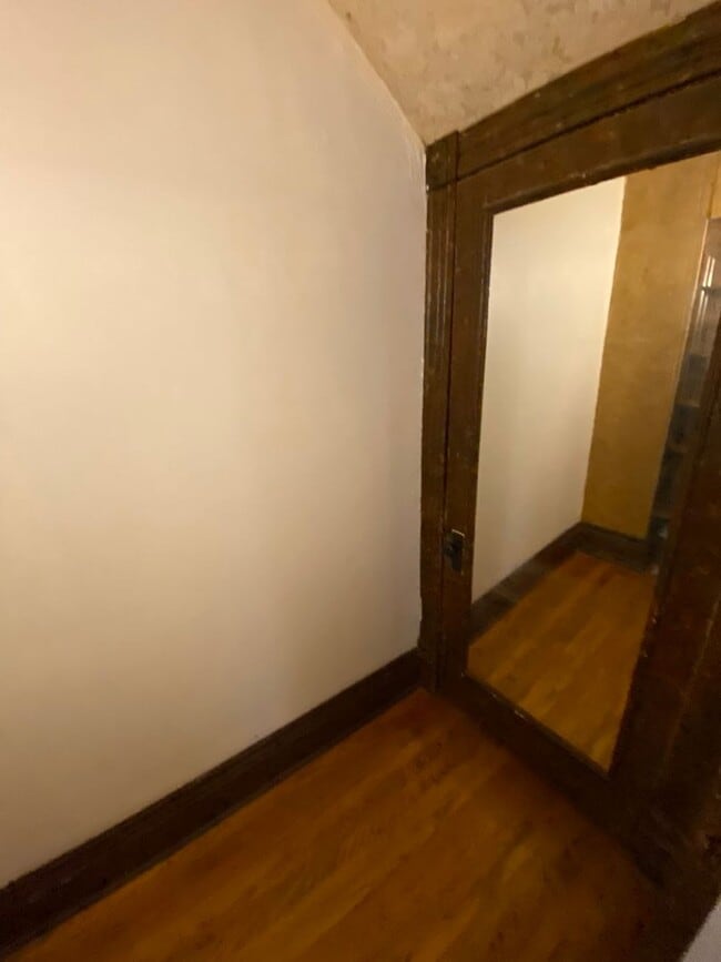 Building Photo - 1544 D St