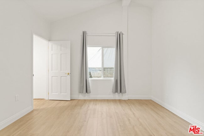 Building Photo - 4112 Old Topanga Canyon Rd