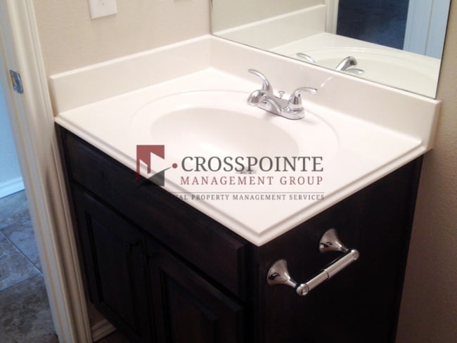 Building Photo - AVAILABLE: 2 Bedroom, 2 Bathroom Duplex in Lindale!